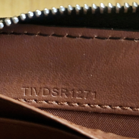 Burberry Wallet Trench Calfskin Leather Splash Print Zip Around - Picture 8 of 13